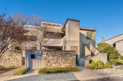 16 Lakemoor Lane Hendersonville NC 28739