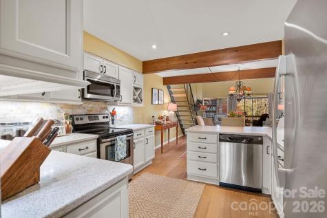 16 Lakemoor Lane Hendersonville NC 28739