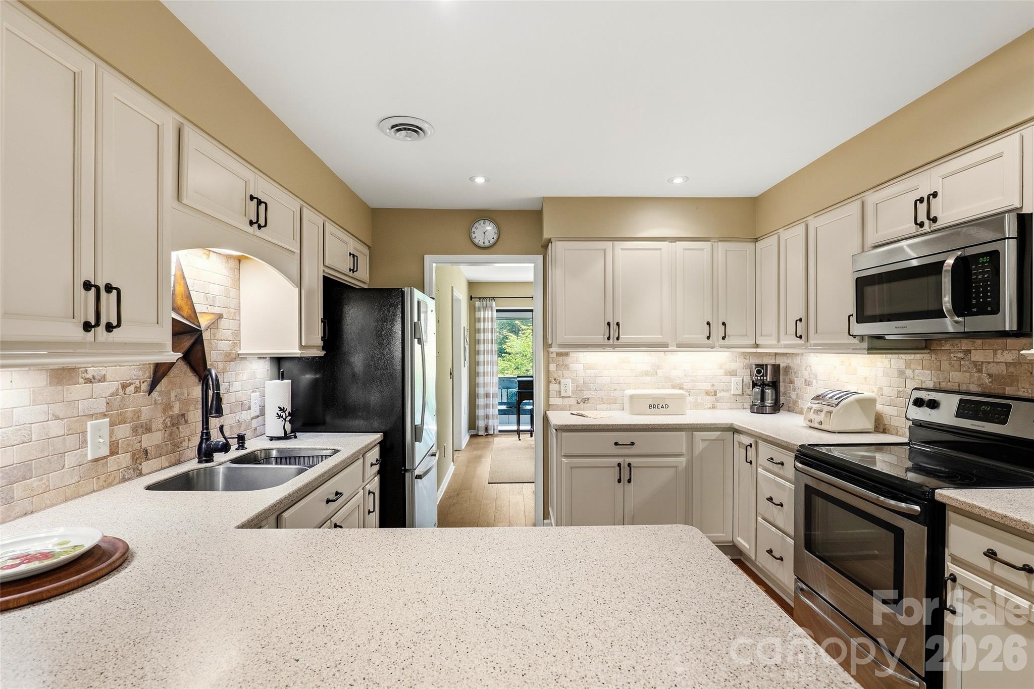 16 Lakemoor Lane Hendersonville NC 28739