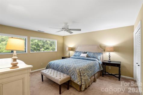 16 Lakemoor Lane Hendersonville NC 28739