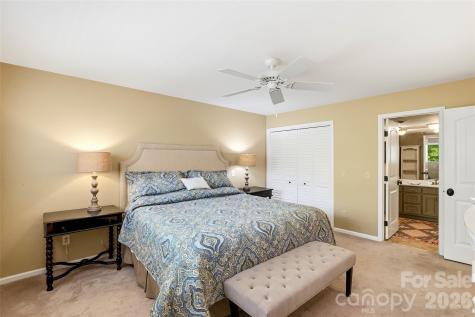 16 Lakemoor Lane Hendersonville NC 28739