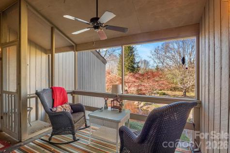 16 Lakemoor Lane Hendersonville NC 28739