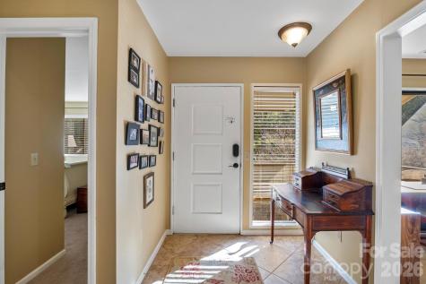 16 Lakemoor Lane Hendersonville NC 28739