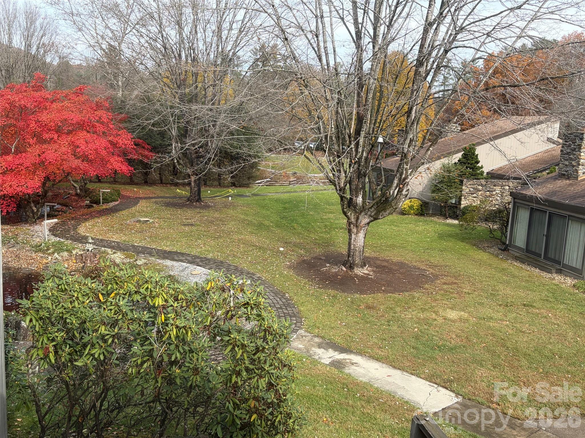 16 Lakemoor Lane Hendersonville NC 28739