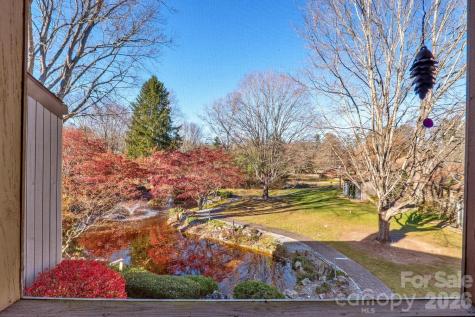 16 Lakemoor Lane Hendersonville NC 28739