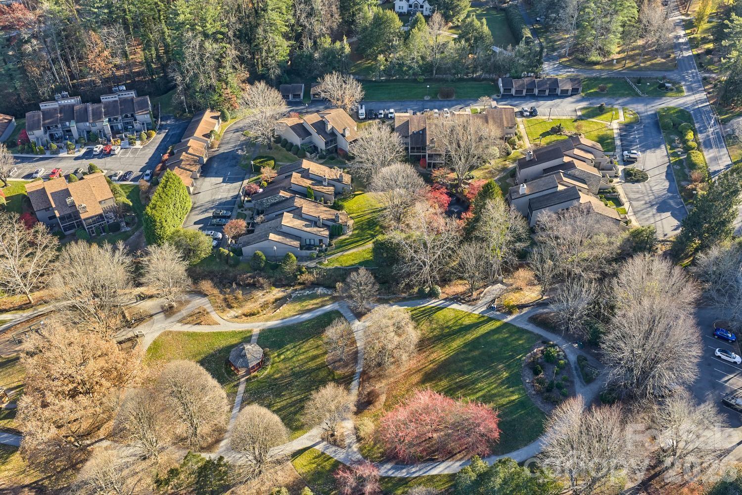 16 Lakemoor Lane Hendersonville NC 28739