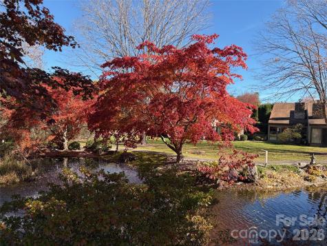 16 Lakemoor Lane Hendersonville NC 28739