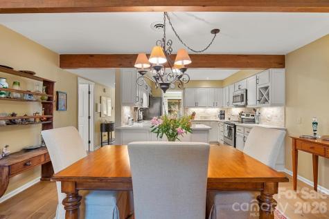 16 Lakemoor Lane Hendersonville NC 28739