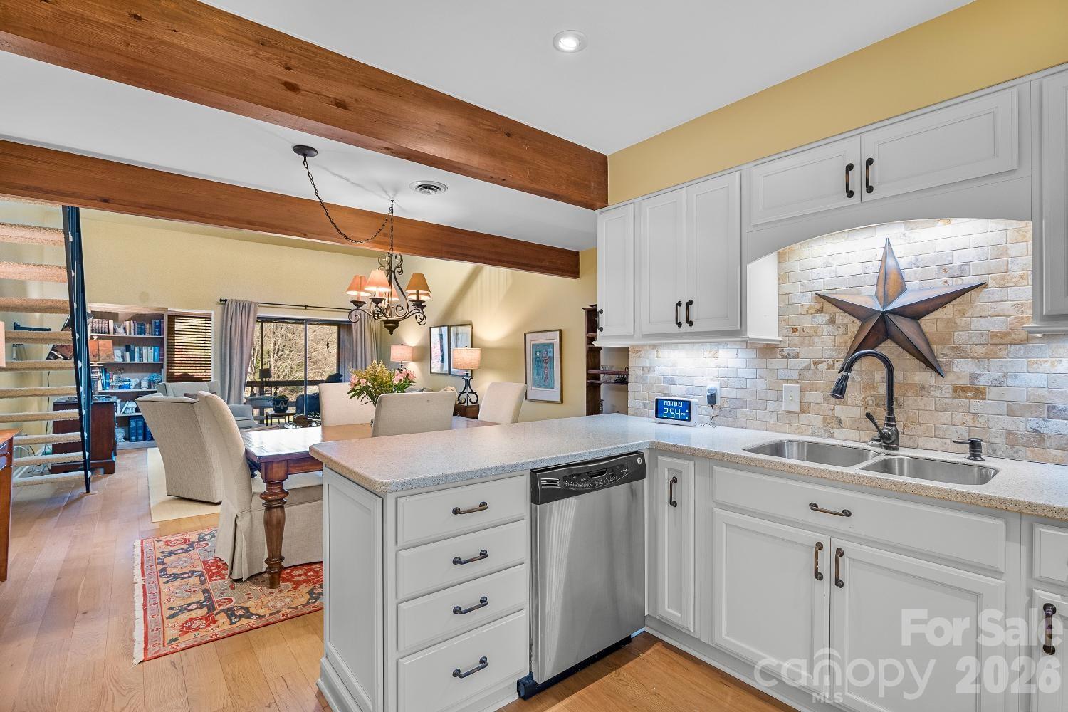 16 Lakemoor Lane Hendersonville NC 28739