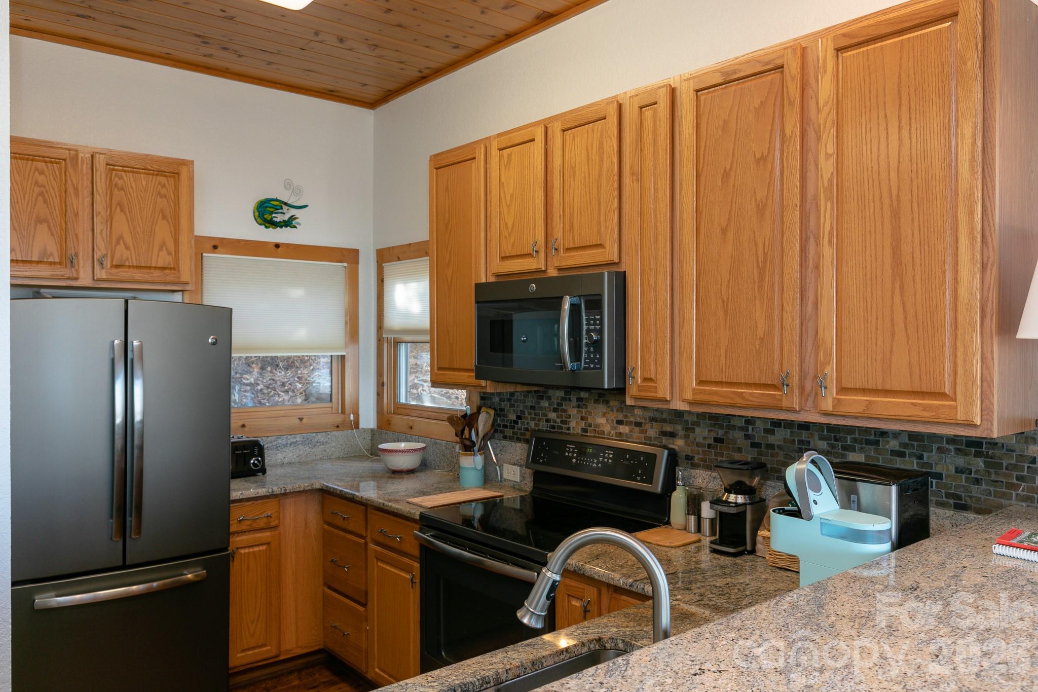 30 Club Villa Court Burnsville NC 28714