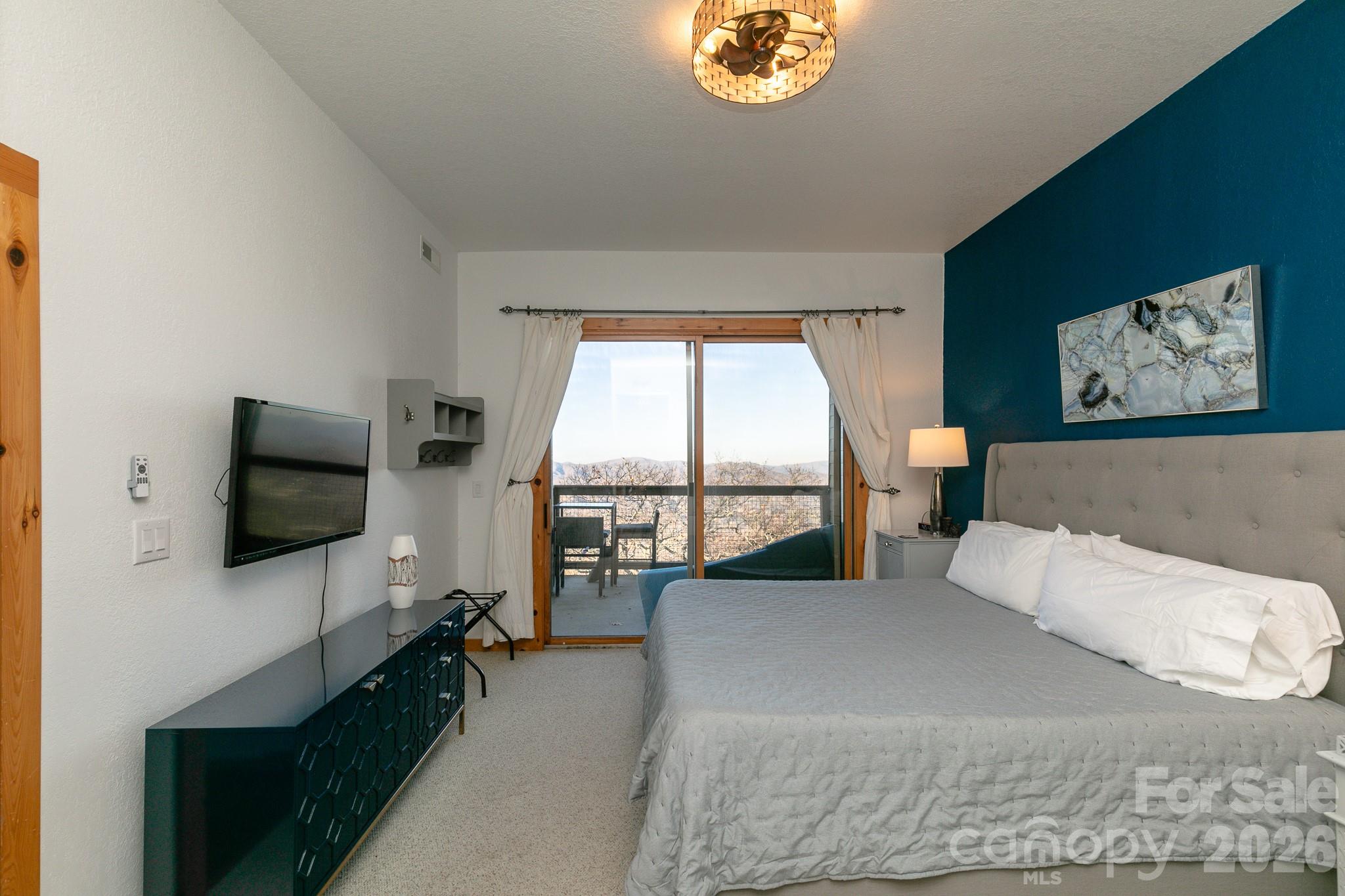 30 Club Villa Court Burnsville NC 28714