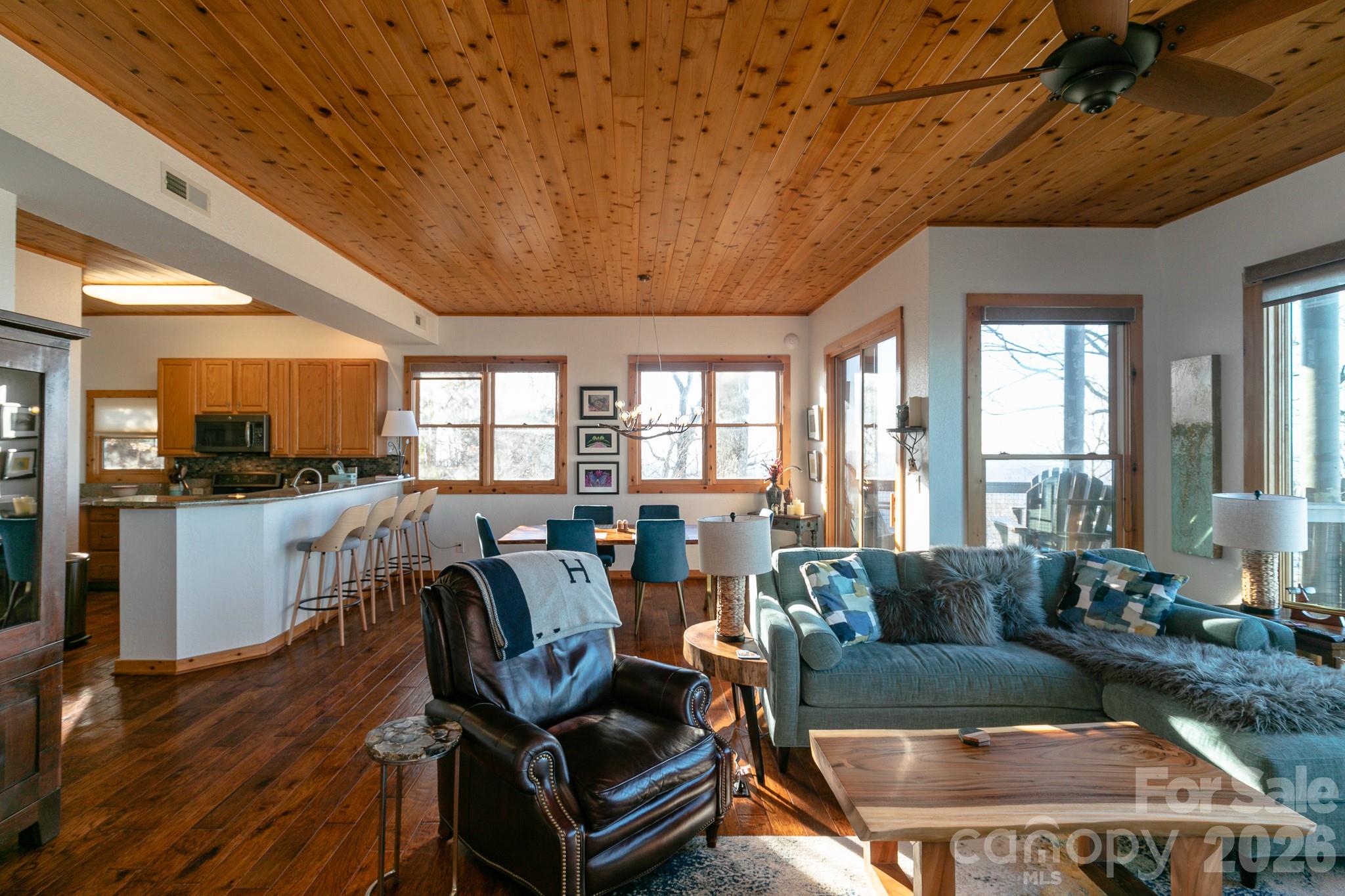 30 Club Villa Court Burnsville NC 28714