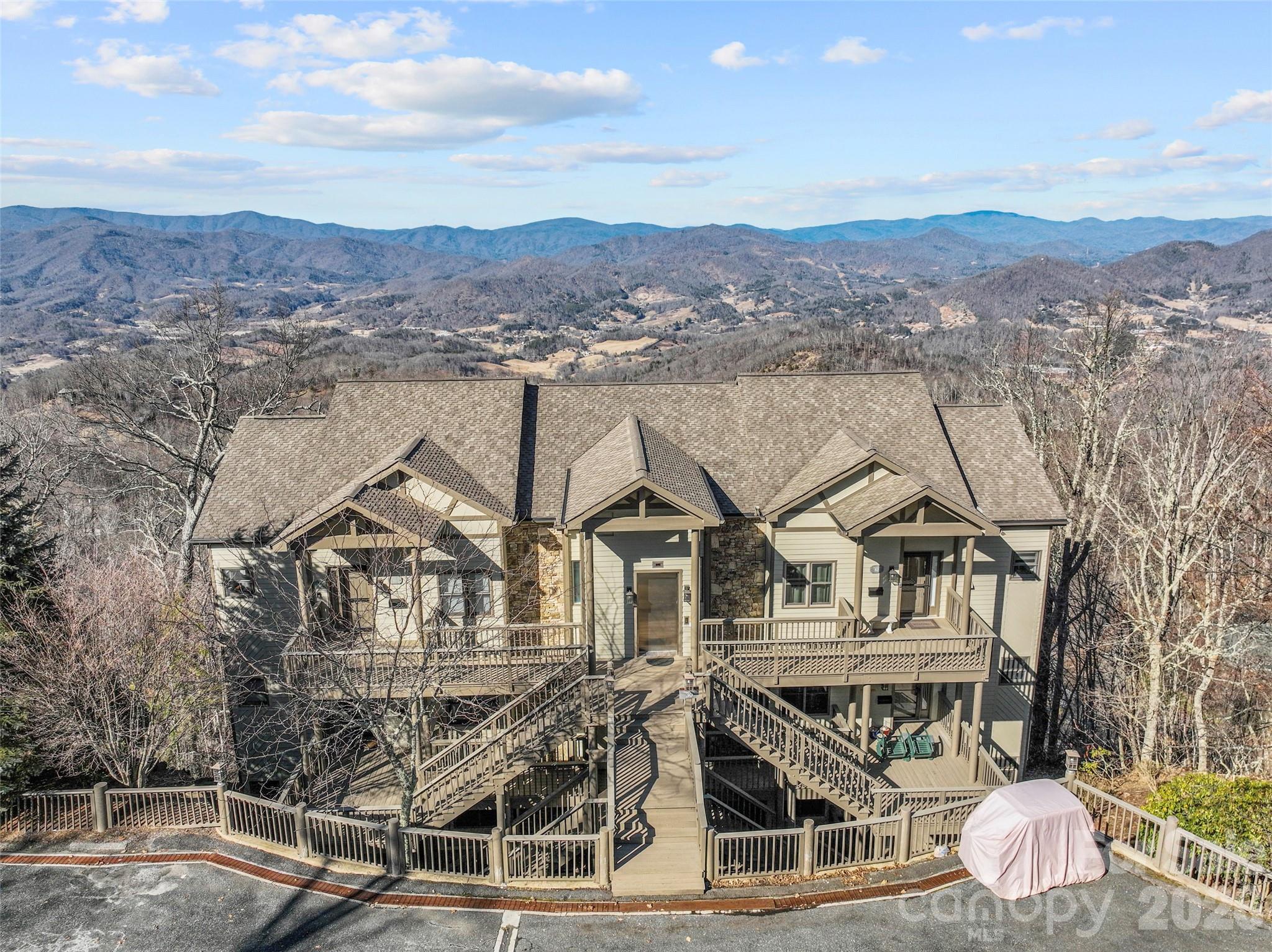 30 Club Villa Court Burnsville NC 28714