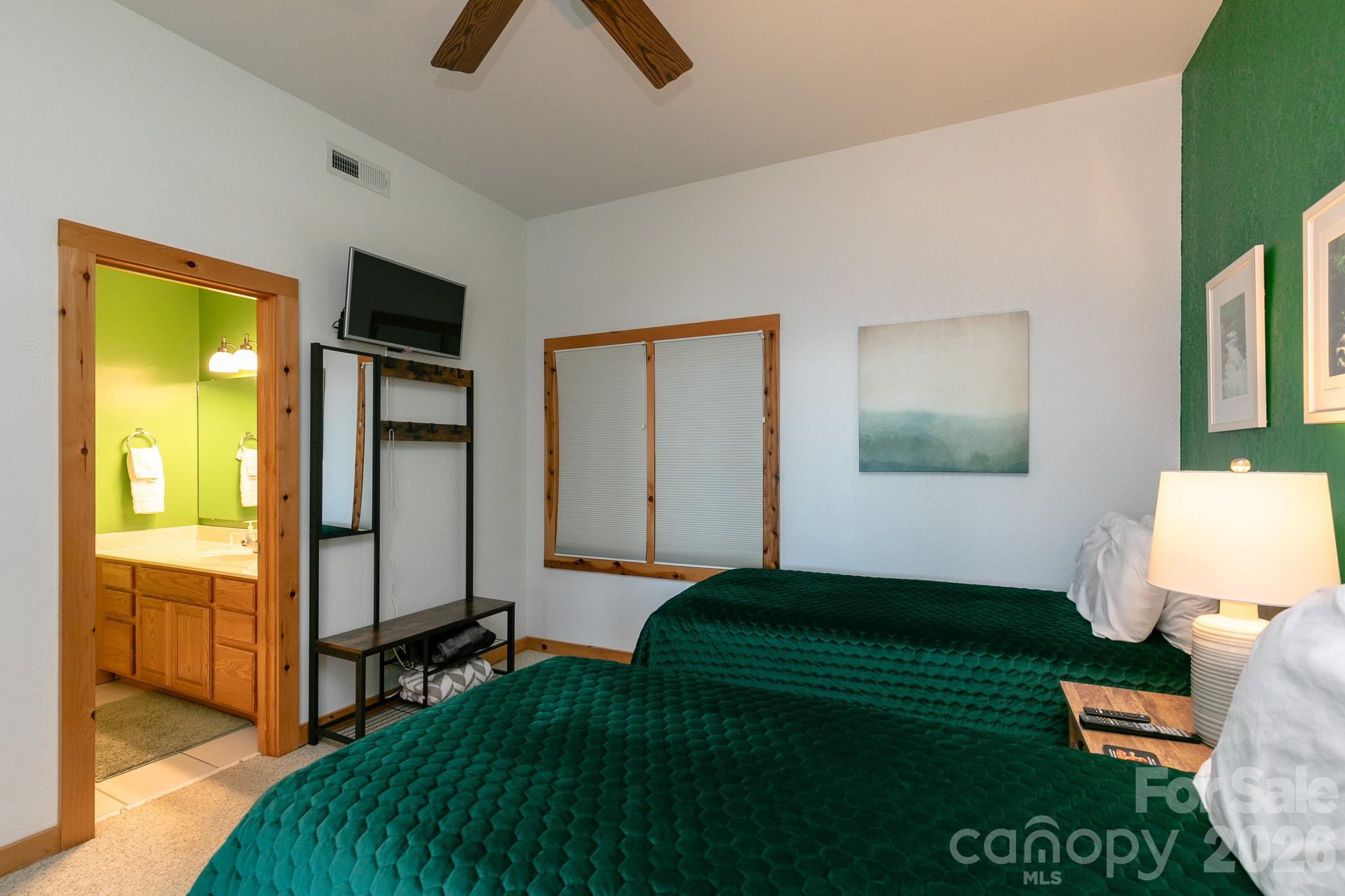 30 Club Villa Court Burnsville NC 28714