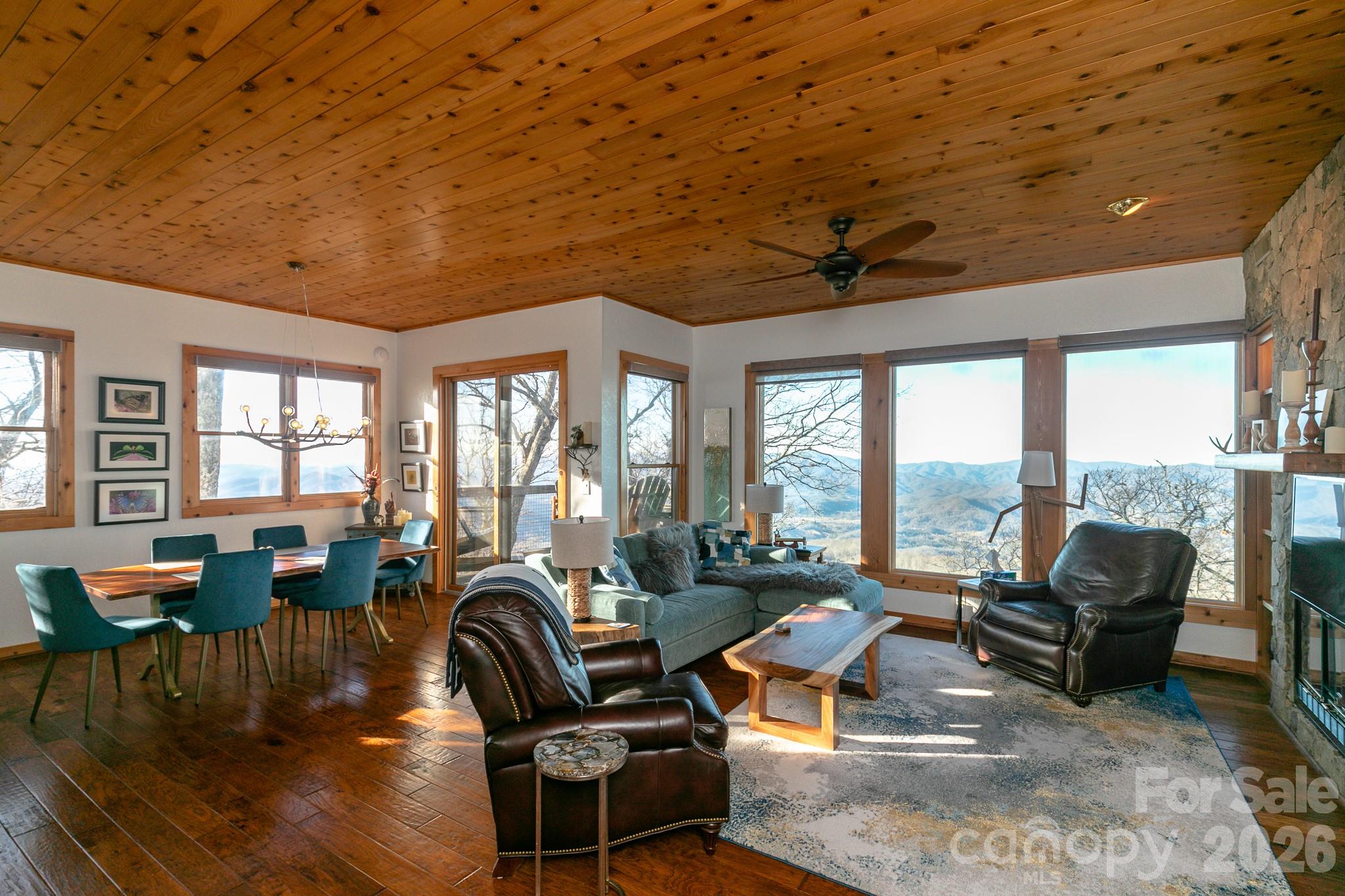 30 Club Villa Court Burnsville NC 28714