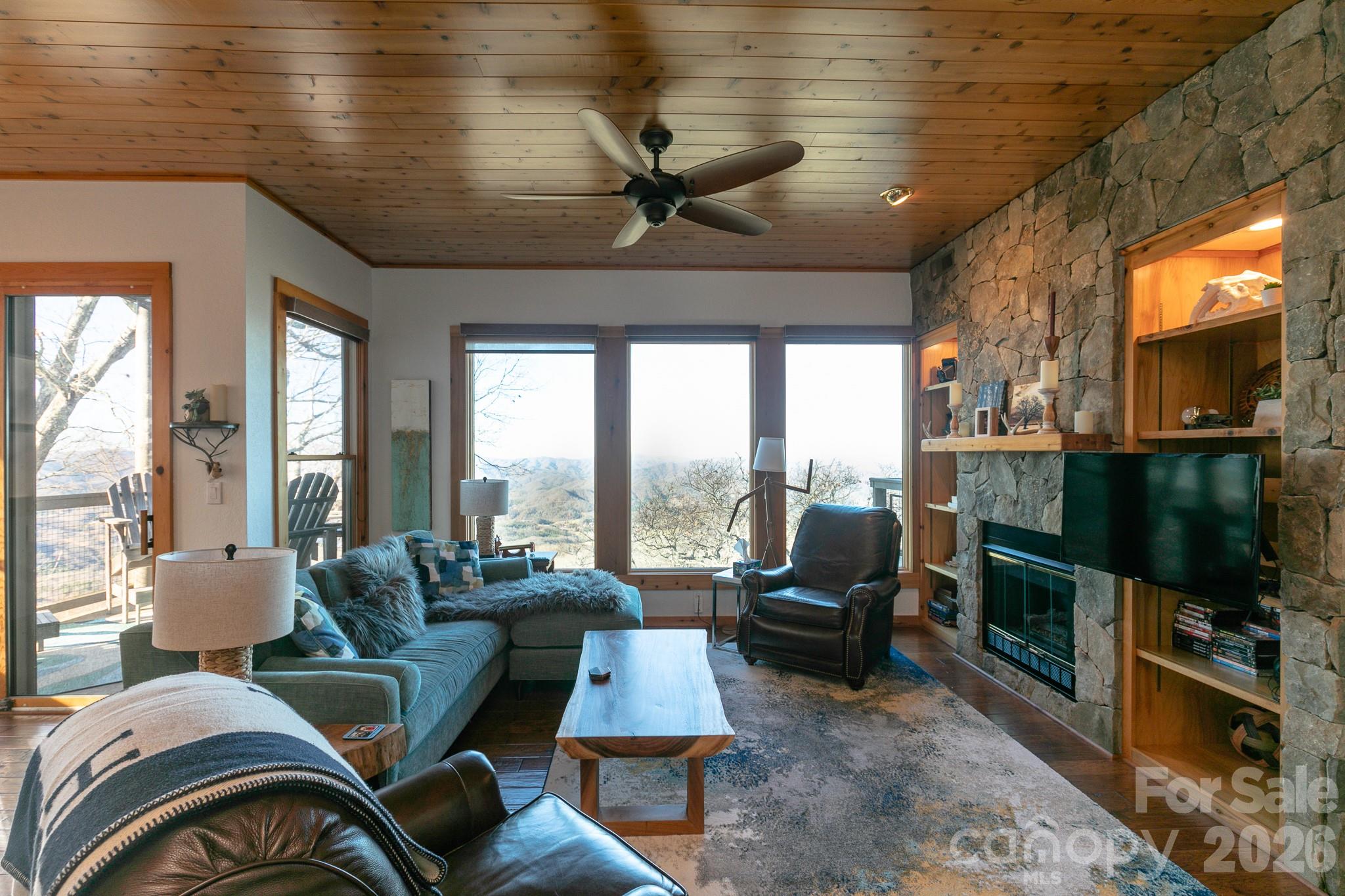 30 Club Villa Court Burnsville NC 28714