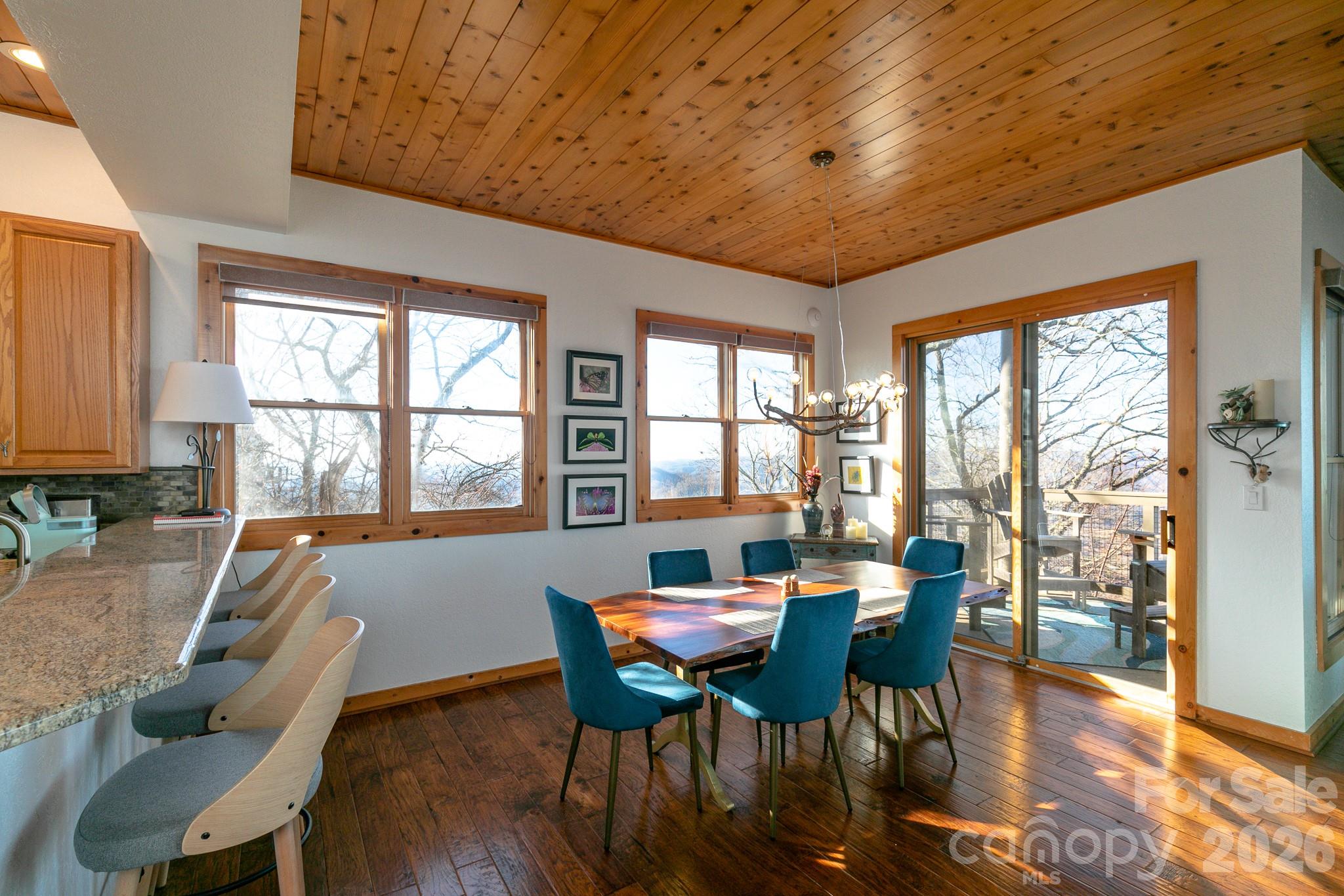 30 Club Villa Court Burnsville NC 28714