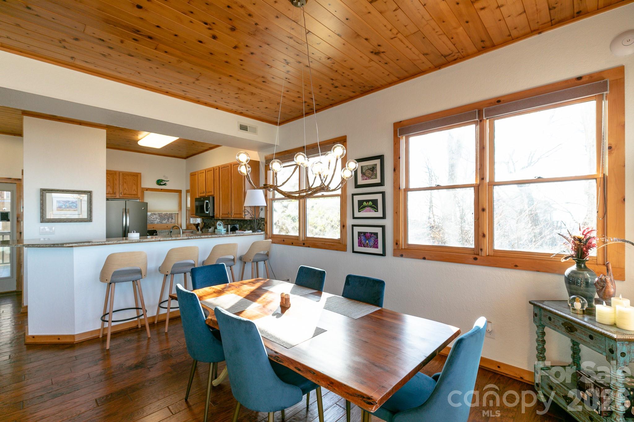 30 Club Villa Court Burnsville NC 28714