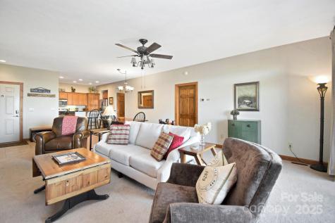 228 Pleasant View Boulevard Sugar Mountain NC 28604