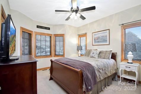 228 Pleasant View Boulevard Sugar Mountain NC 28604