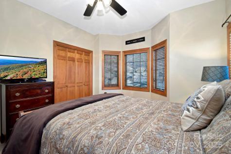 228 Pleasant View Boulevard Sugar Mountain NC 28604