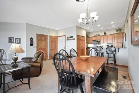 228 Pleasant View Boulevard Sugar Mountain NC 28604