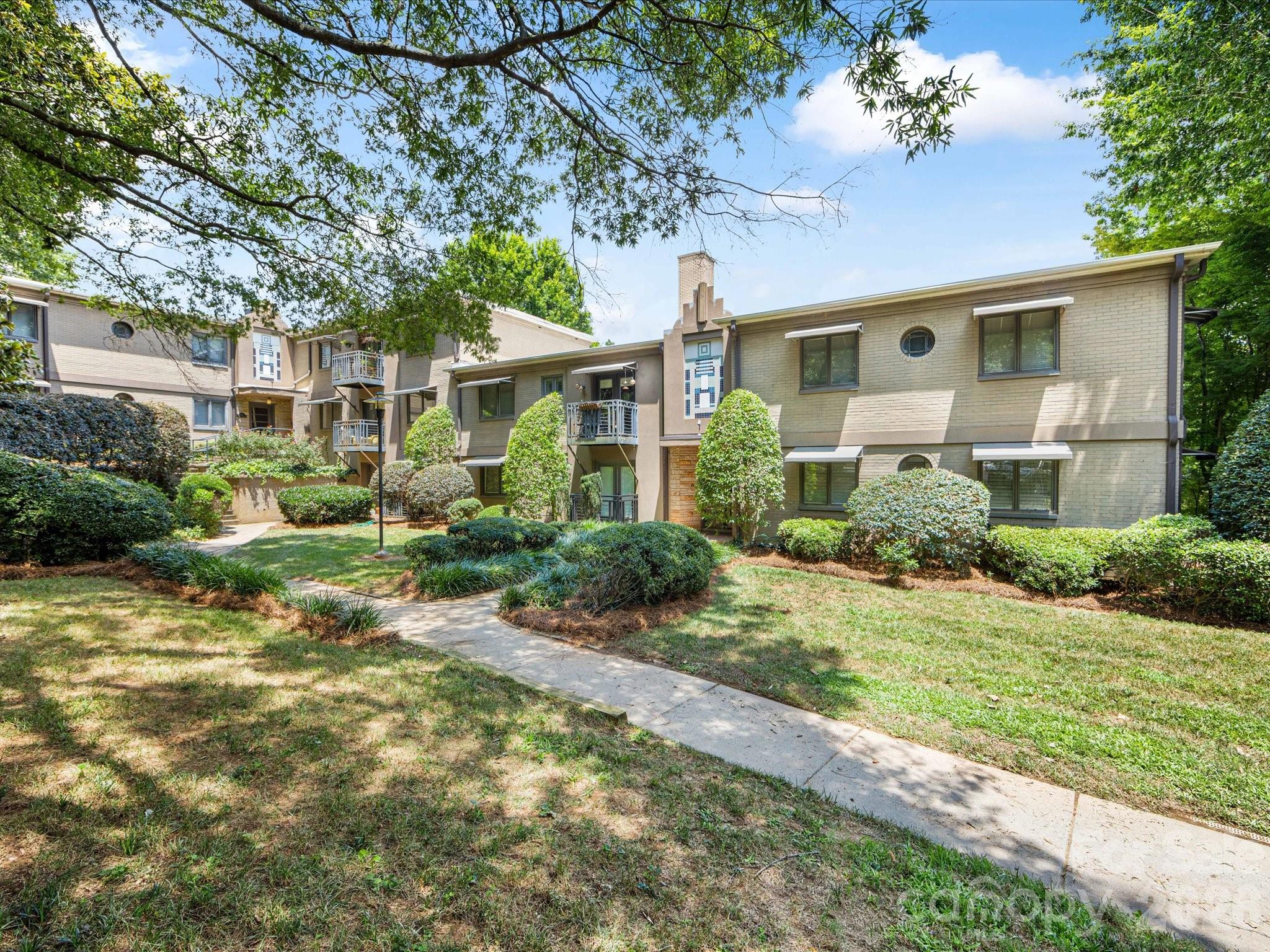 229 N Dotger Avenue Charlotte NC 28207