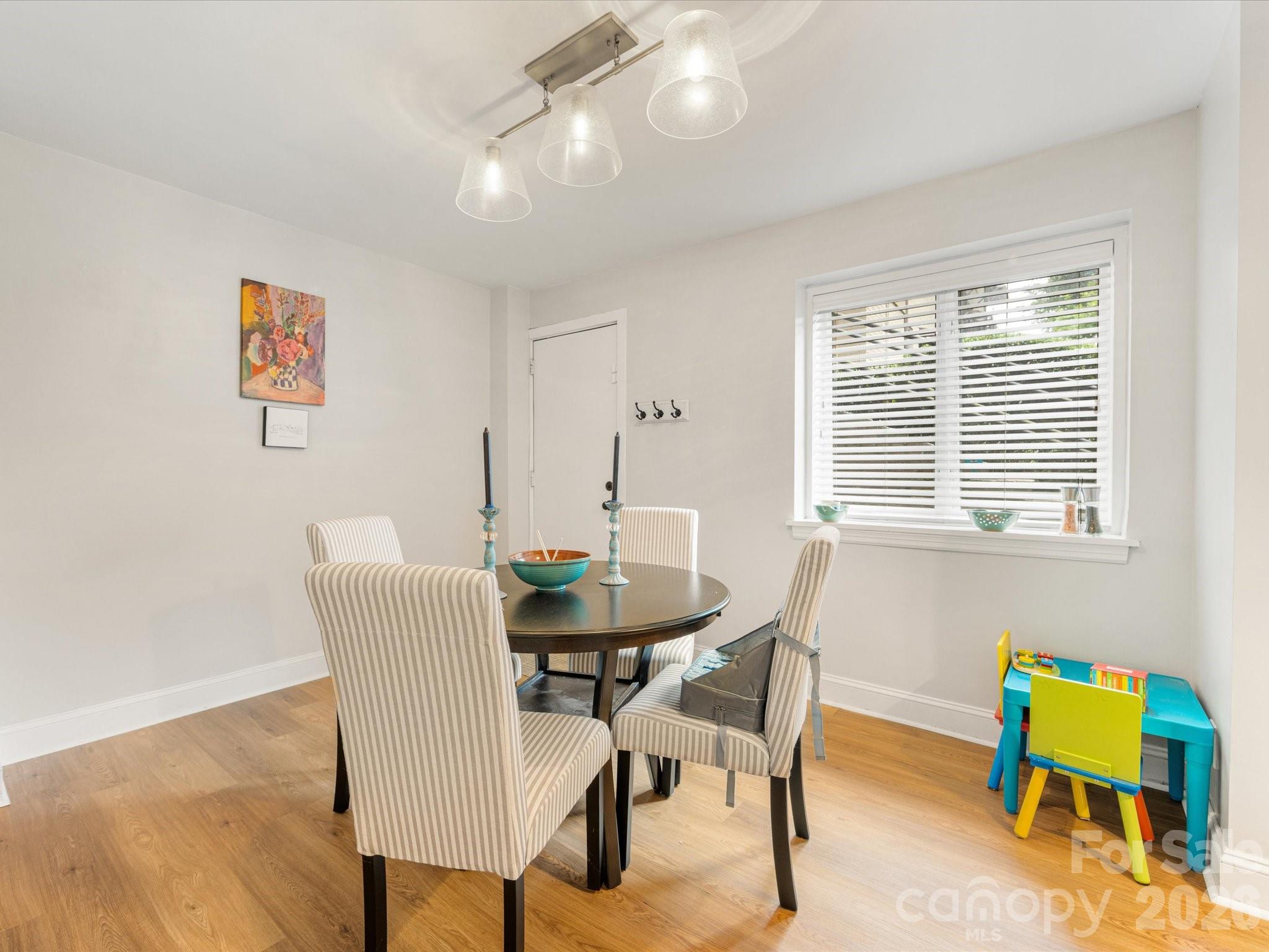 229 N Dotger Avenue Charlotte NC 28207