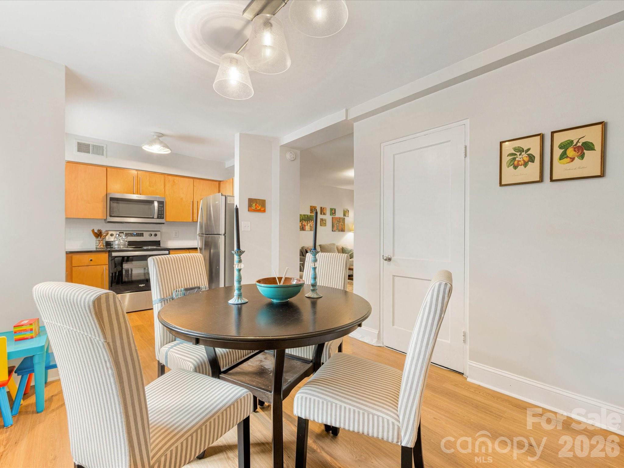 229 N Dotger Avenue Charlotte NC 28207