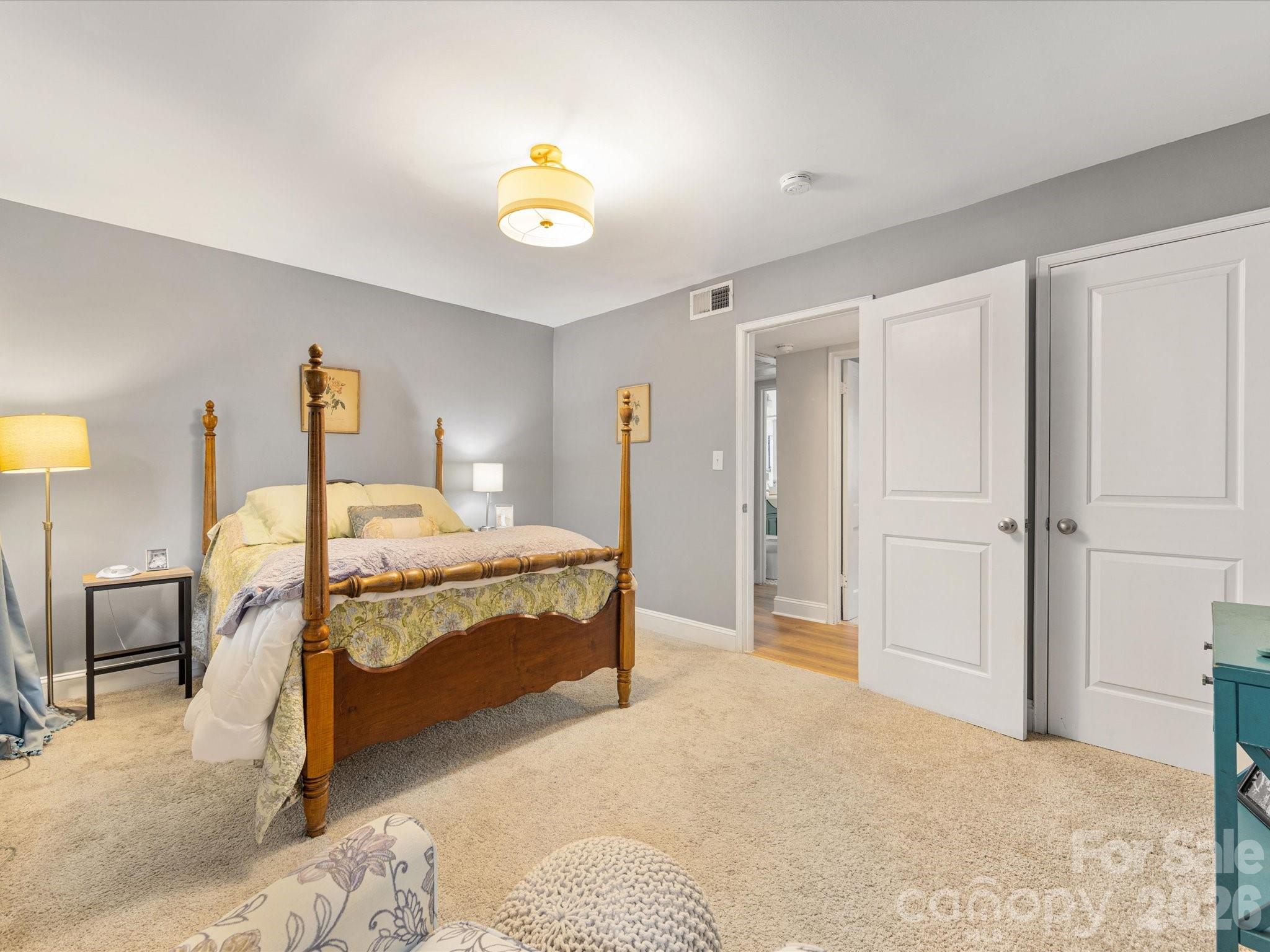 229 N Dotger Avenue Charlotte NC 28207