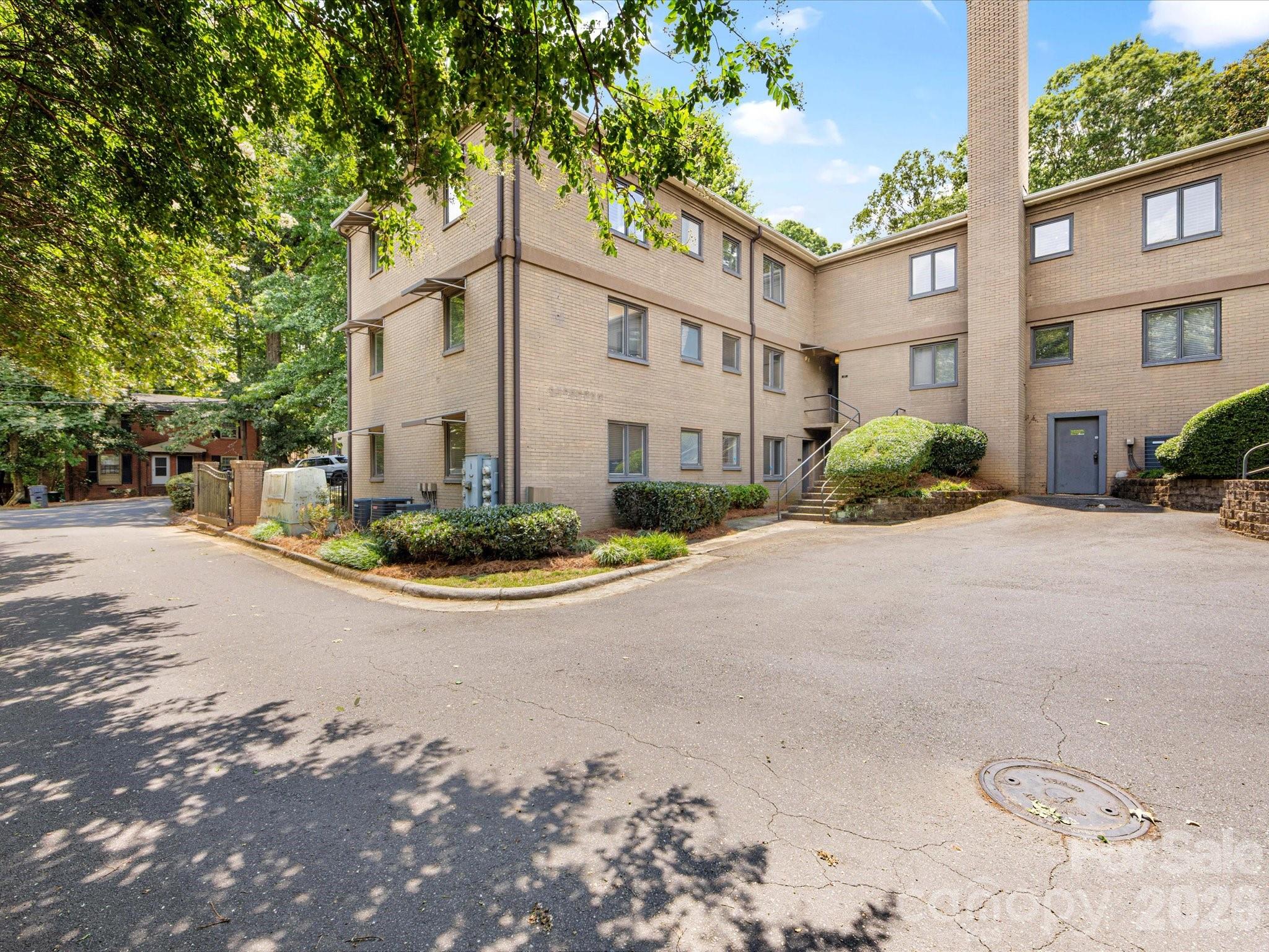 229 N Dotger Avenue Charlotte NC 28207