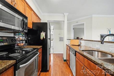 2512 Cranbrook Lane Charlotte NC 28207