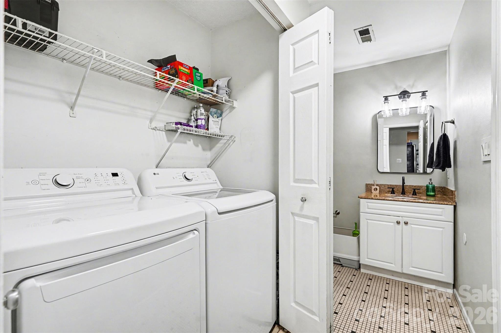 2512 Cranbrook Lane Charlotte NC 28207