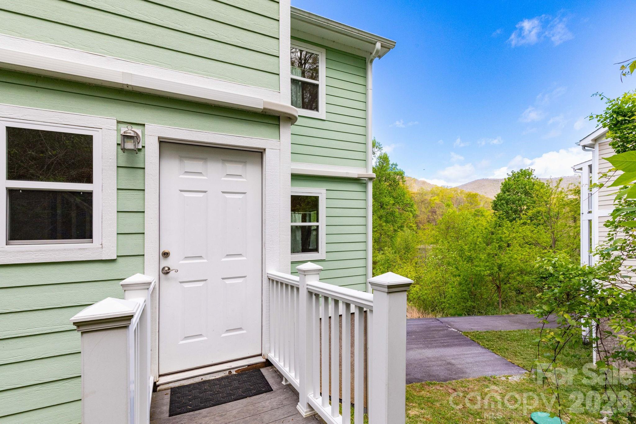 12 Lila Lane Clyde NC 28721