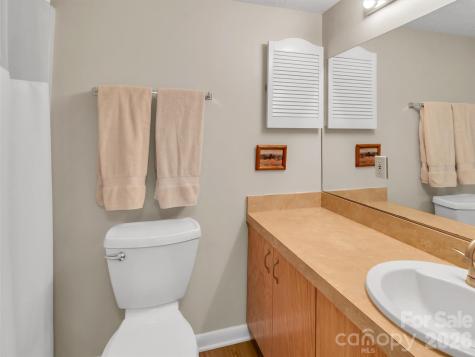 87 Willow Road Waynesville NC 28786