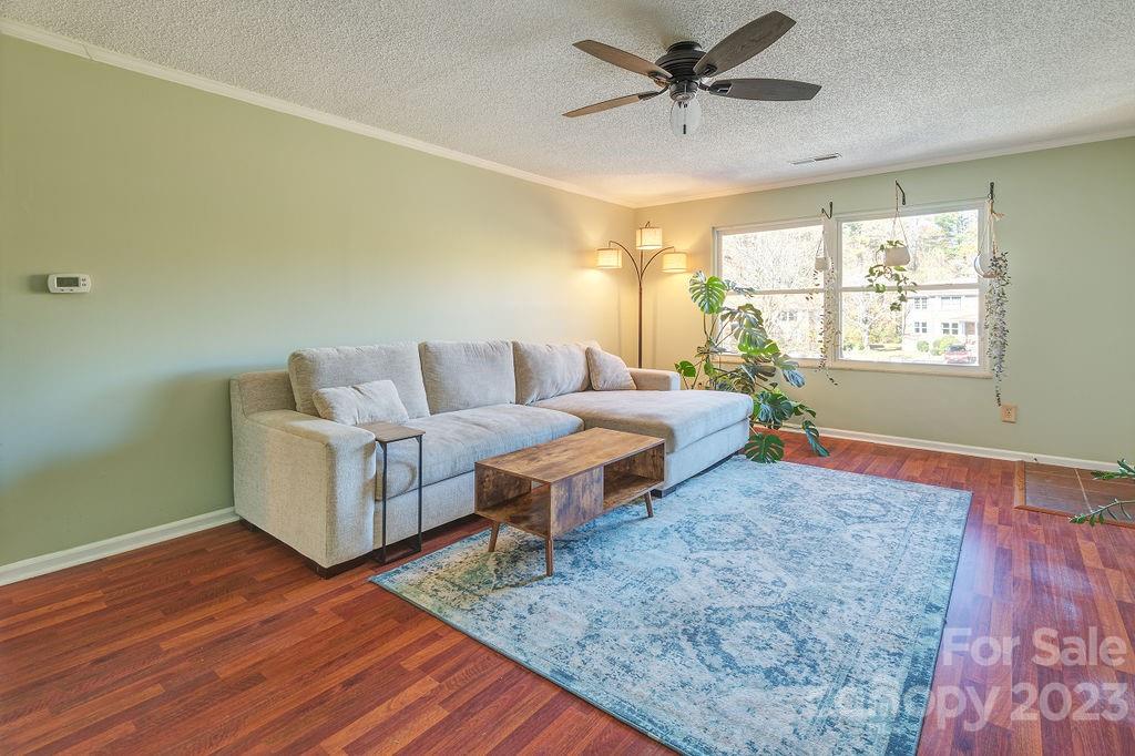 27 Capri Lane Hendersonville NC 28791