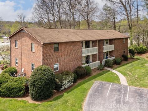 103 Oakwood Place Hendersonville NC 28792
