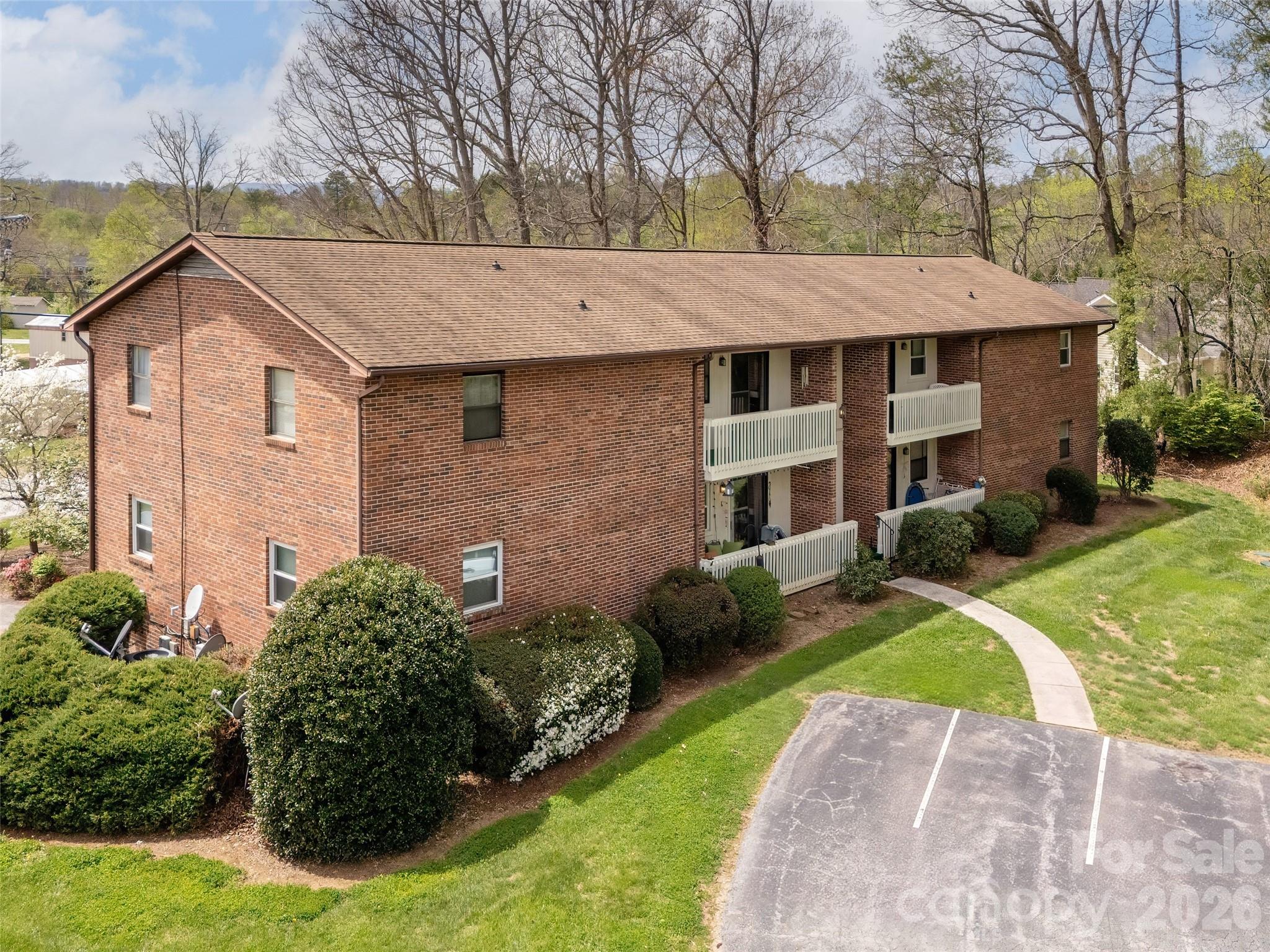 103 Oakwood Place Hendersonville NC 28792
