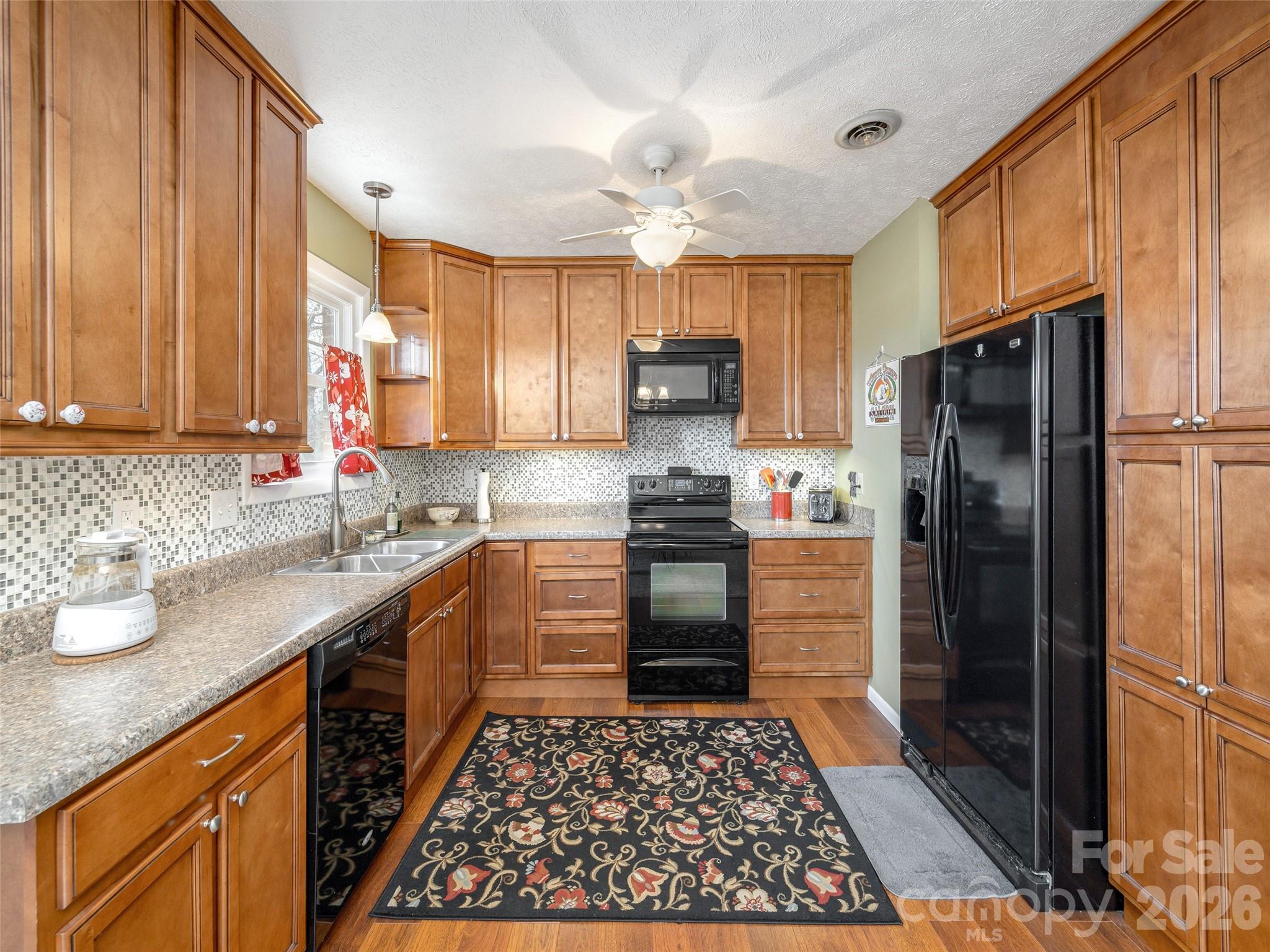 103 Oakwood Place Hendersonville NC 28792