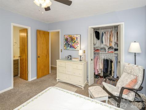 103 Oakwood Place Hendersonville NC 28792