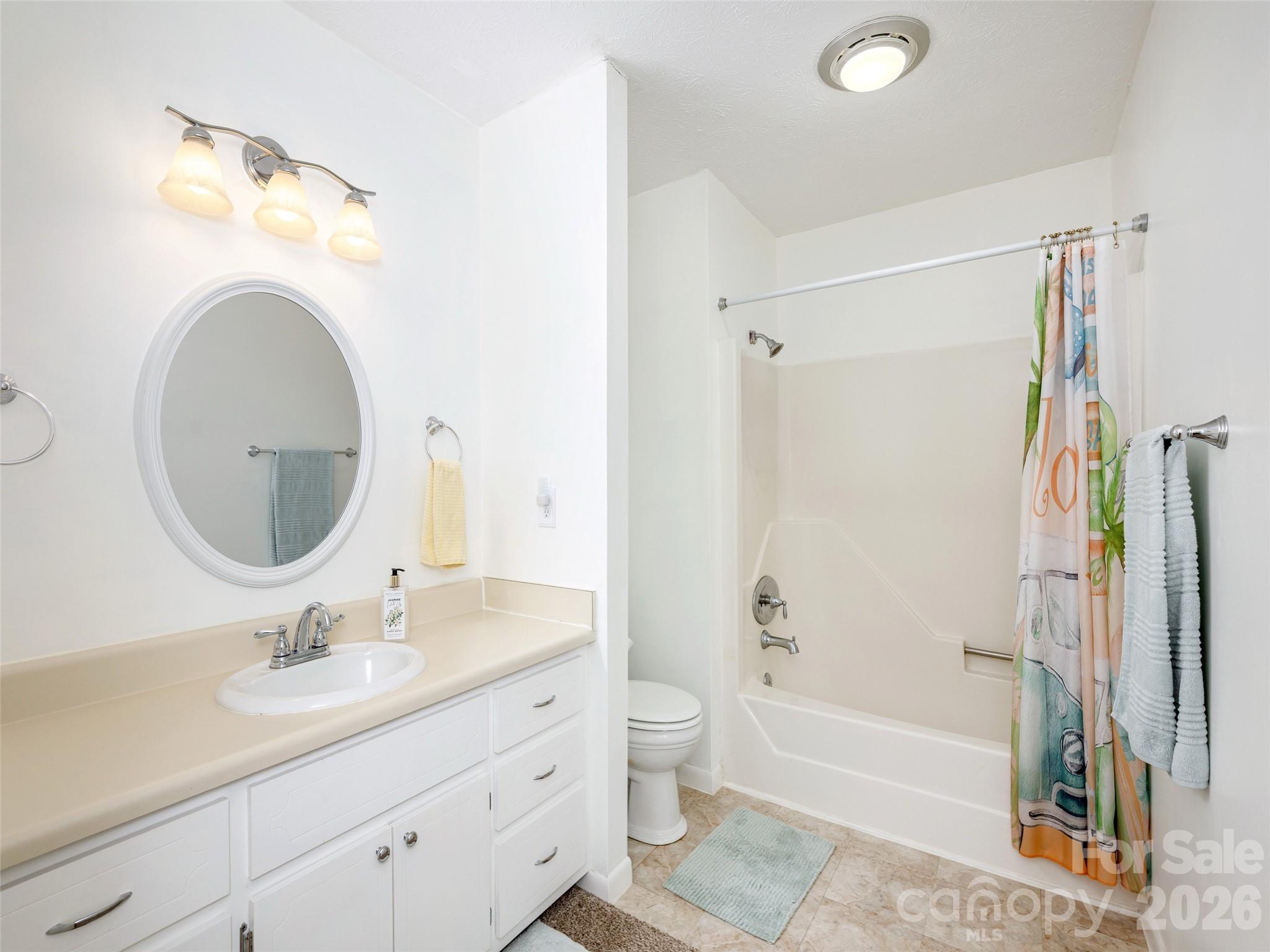103 Oakwood Place Hendersonville NC 28792