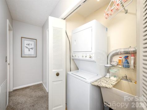 103 Oakwood Place Hendersonville NC 28792