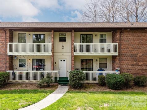 103 Oakwood Place Hendersonville NC 28792