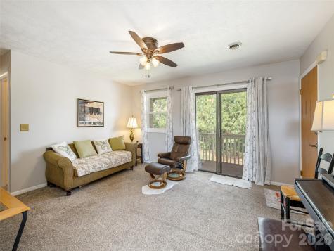 103 Oakwood Place Hendersonville NC 28792