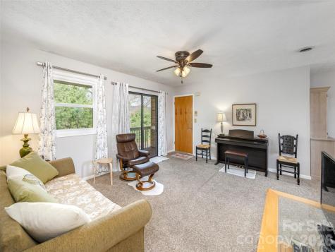 103 Oakwood Place Hendersonville NC 28792