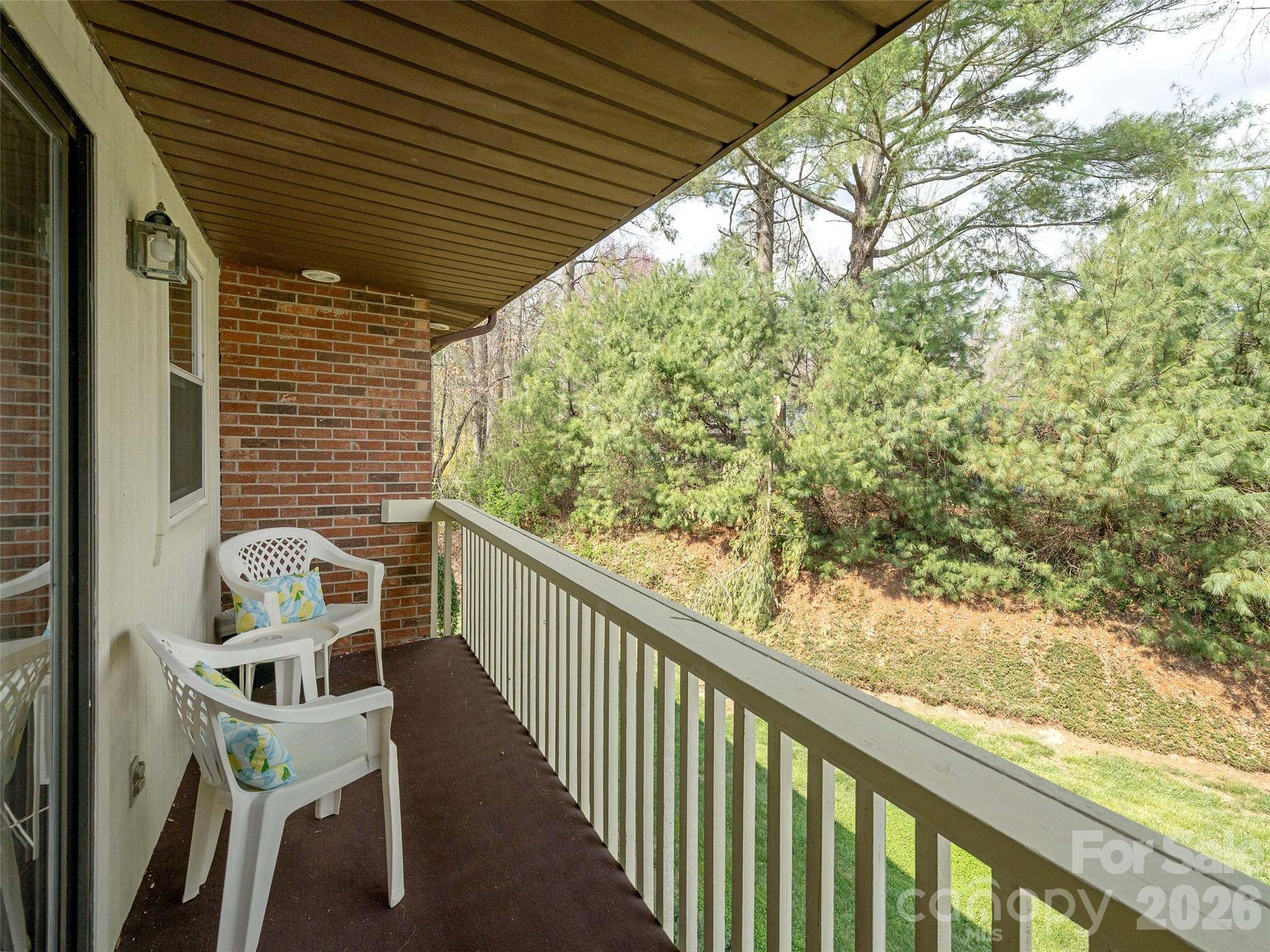 103 Oakwood Place Hendersonville NC 28792