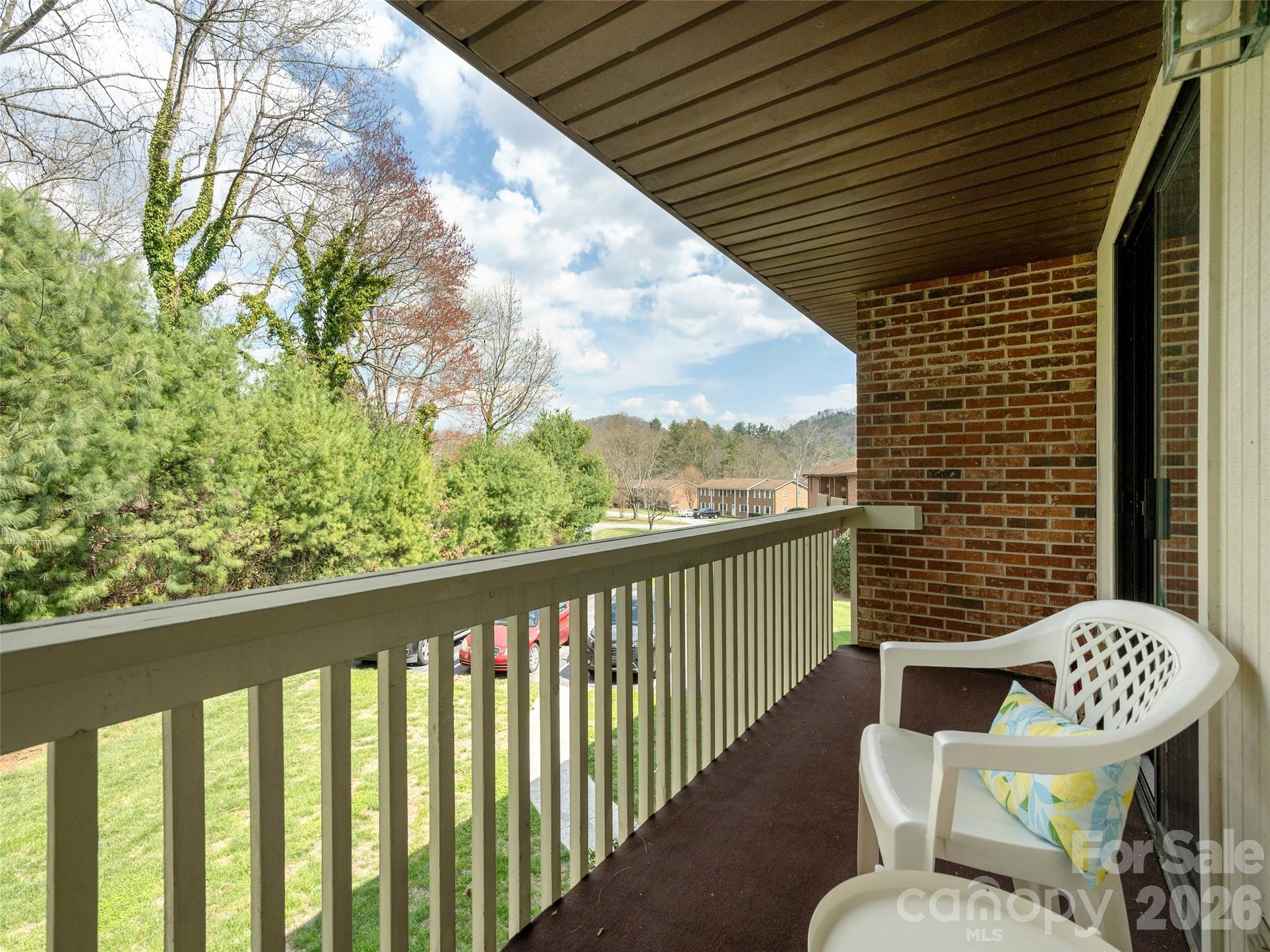 103 Oakwood Place Hendersonville NC 28792