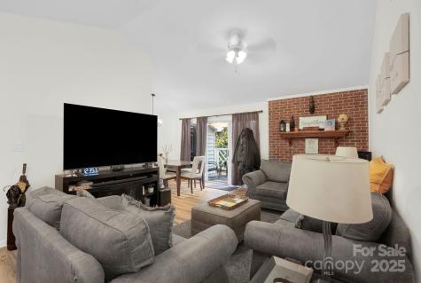 2911 Iron Gate Lane Charlotte NC 28212