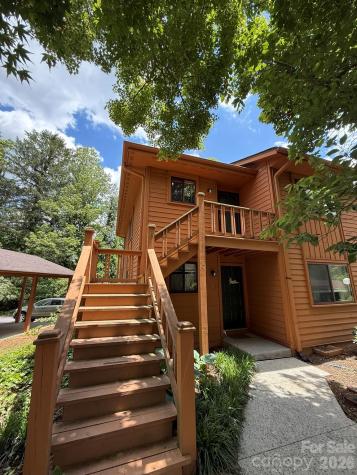 581 Courtwood Lane Hendersonville NC 28739