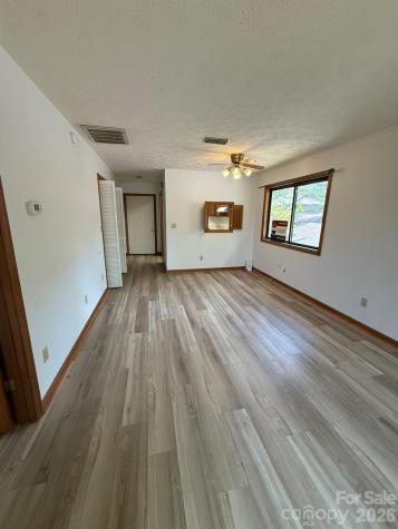 581 Courtwood Lane Hendersonville NC 28739